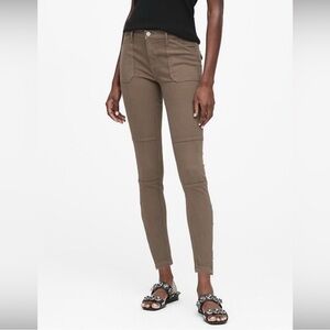 Banana republic cargo mid rise skinny jeans with ankle zip 28 short